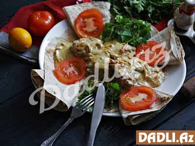 Karri toyuqu lavaş və təzə pomidor ilə resepti